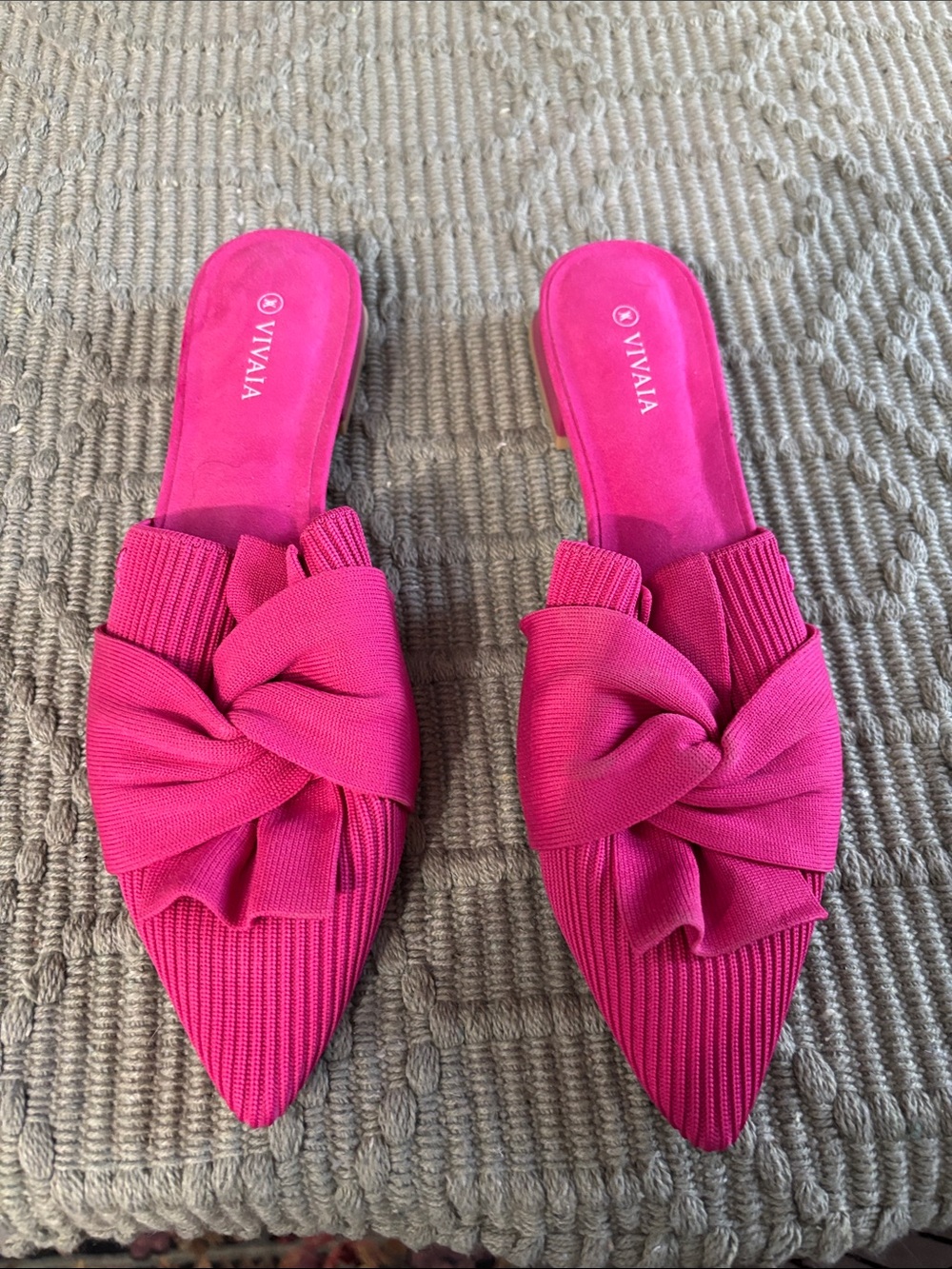 VIVAIA Women's Fuchsia Knotted Pointed Mule